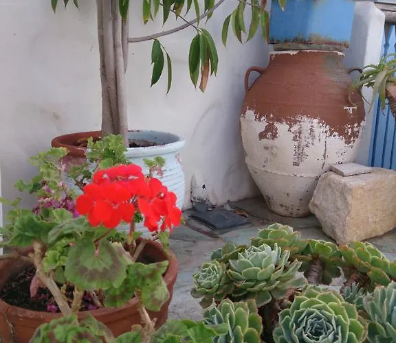 Kyma Sto Phos Гостевой дом Folegandros Town