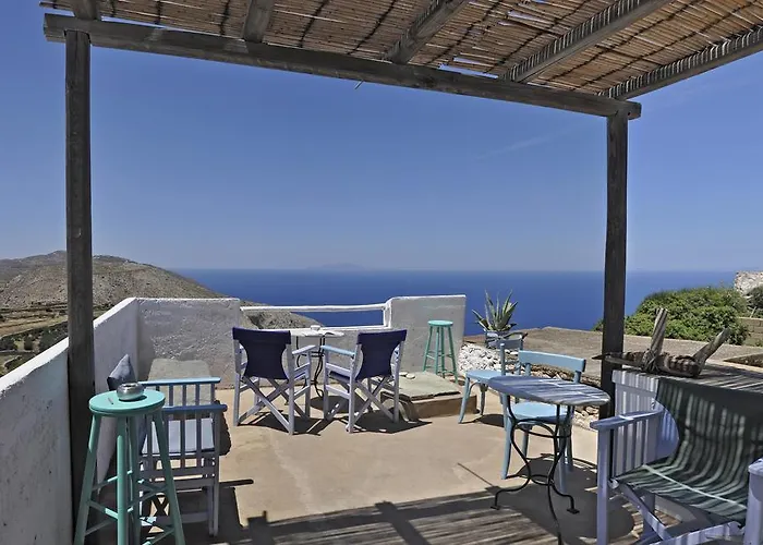 Kyma Sto Phos Гостевой дом Folegandros Town